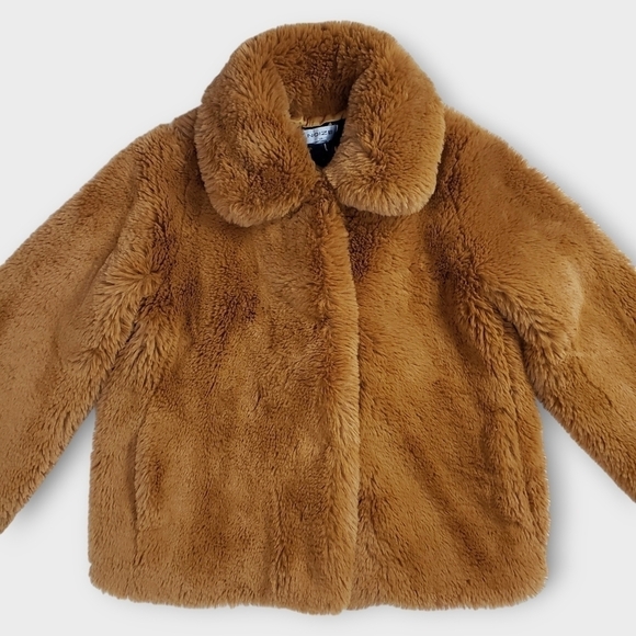 NOIZE Faux Fur Carly Coat - Picture 5 of 15